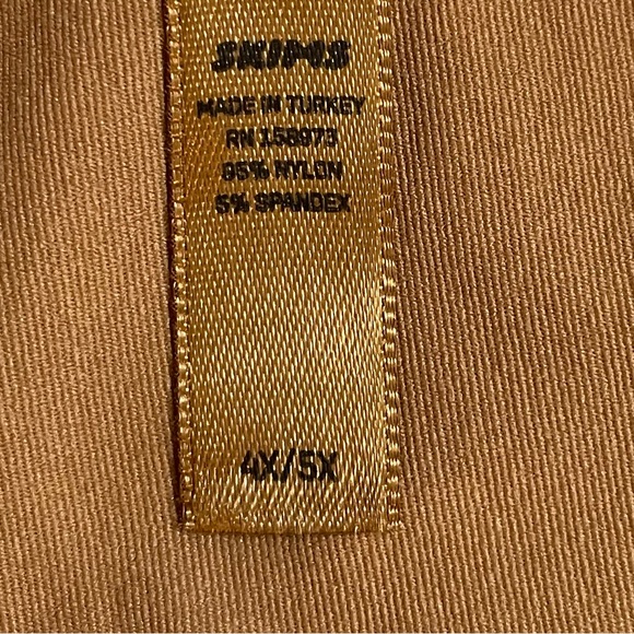 NWOT Skims Essential Long Sleeves Scooped Neck Bodysuit Sienna Size 4X/5X - Picture 10 of 10